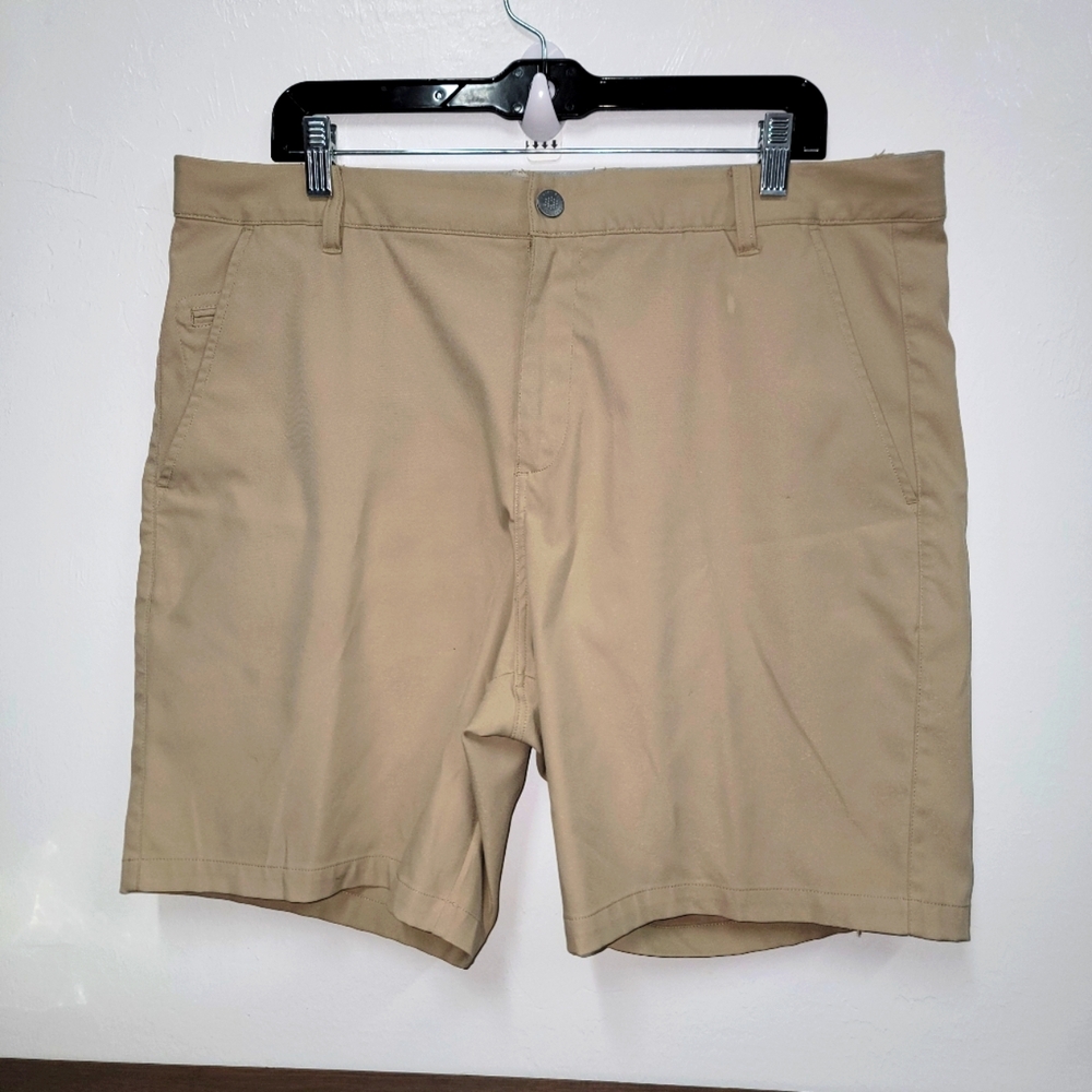 #457 Men's Puma Flat Front Tan Shorts Size 38